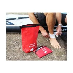 Overboard Vandtæt First Aid Førstehjælp Pose 11 Overboard Vandtæt First Aid Førstehjælp Pose -CRESSI SHOP ob1213r overboard waterproof first aid bag